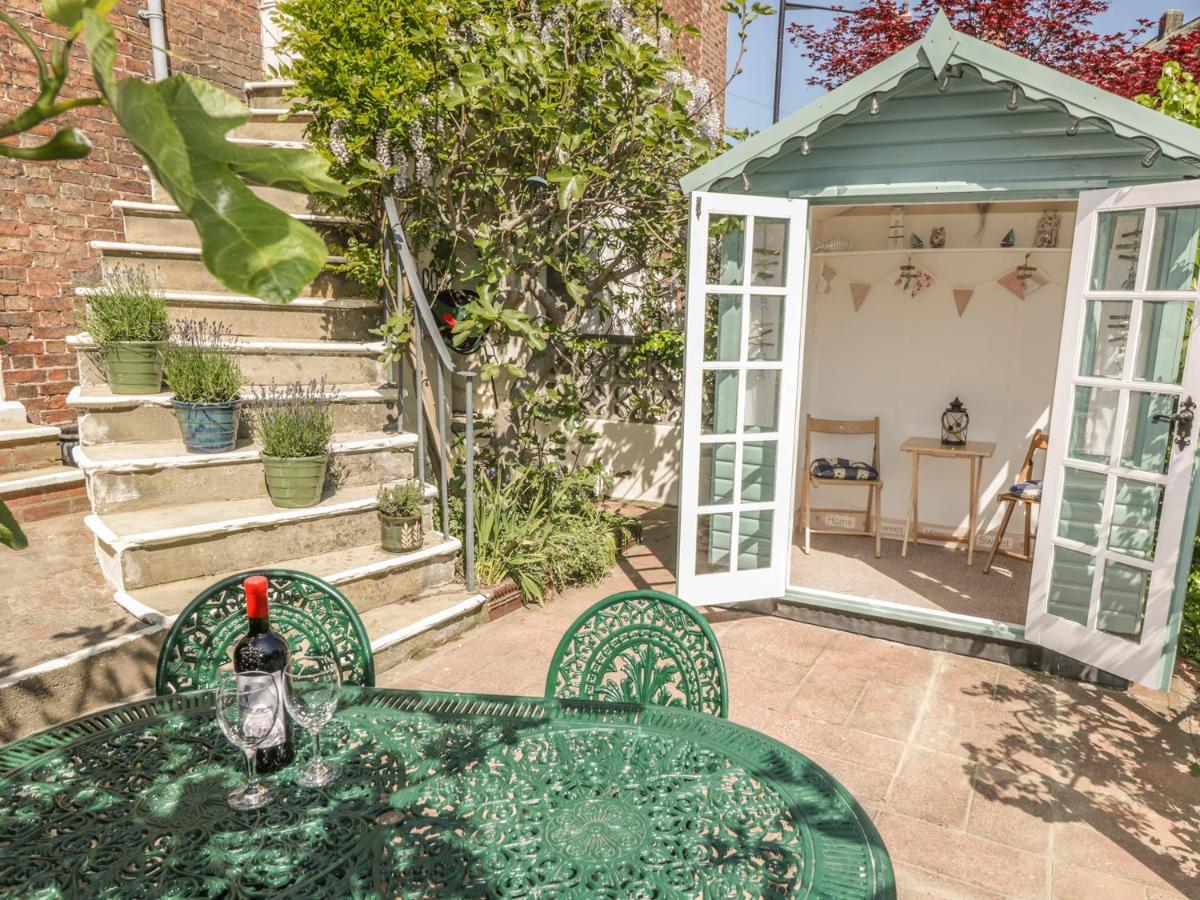 Calliope House ويتبي المظهر الخارجي الصورة