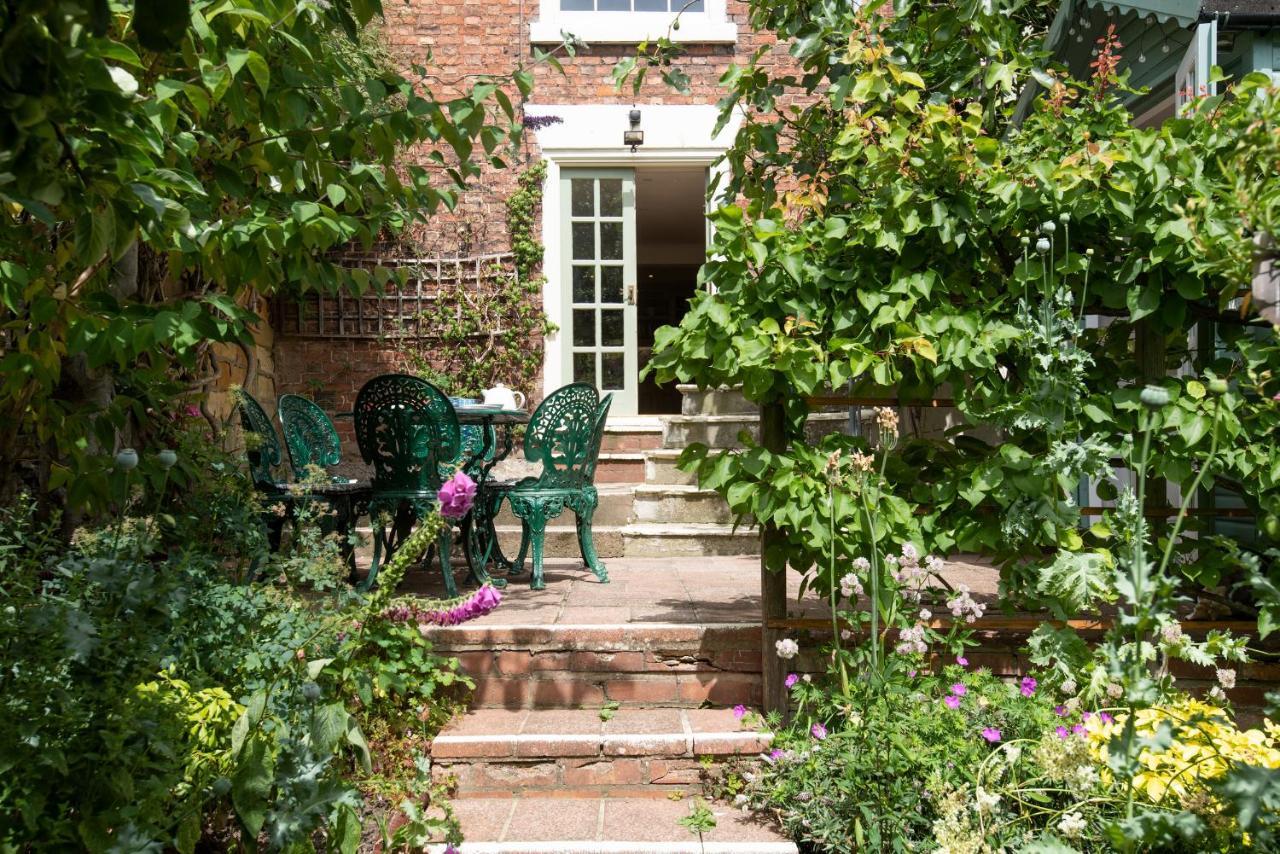 Calliope House ويتبي المظهر الخارجي الصورة